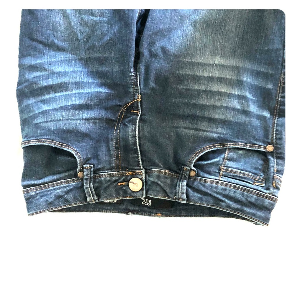 1822 jeans size 4 in good condition